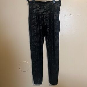 Black camo Spanx leggings